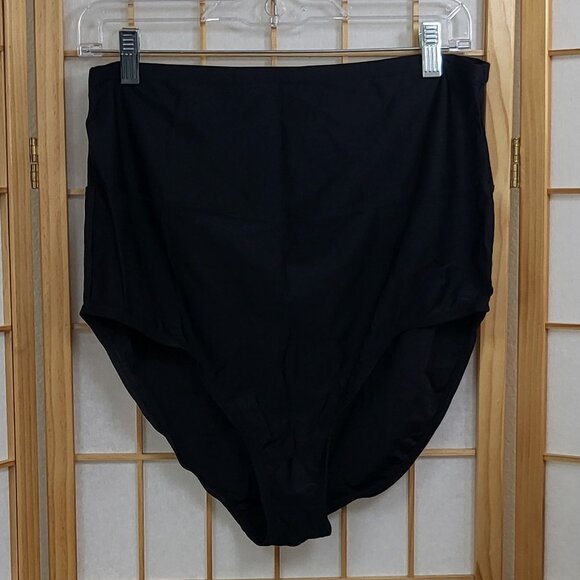 St. John's Bay high-waist black swim trunks EUC size 16W - Picture 1 of 3